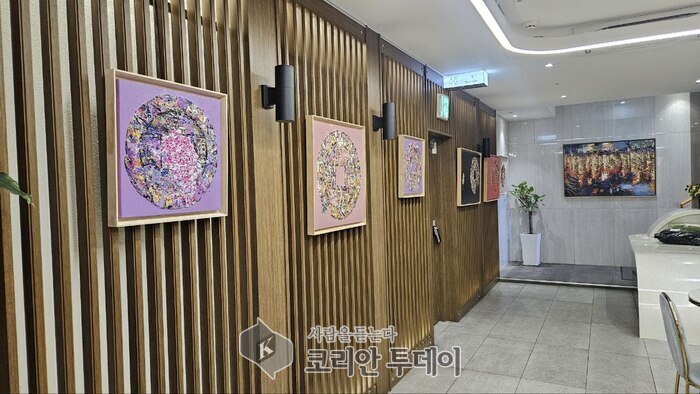 ▲ [코리안투데이]감각의 언어로 읽는 현대적 회화 실험 ©김현수 기자