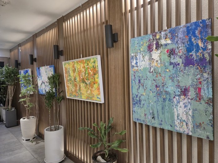 [코리안투데이] 강남 소프론갤러리에서 만나는 색의 순환적 세계 © 김현수 기자