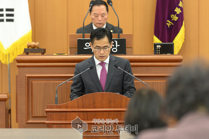 [코리안투데이] 양천구의회 제2차 정례회 제1차 본회의에서 시정연설 중인 이기재 양천구청장(사진=양천구청) © 변아롱 기자