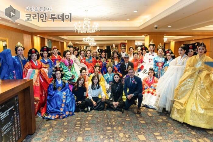 ▲ [코리안투데이] Senior Hanbok Models Commit to Service and Peace ©김현수 기자
