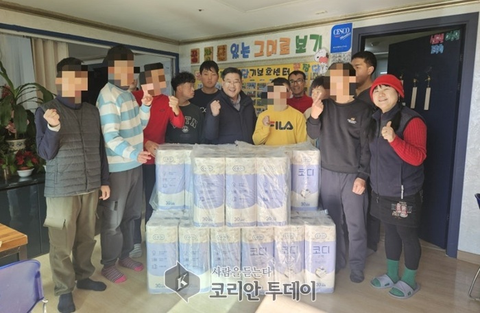 [코리안투데이] '꿈이 있는 장애인 단기 보호센터'를 방문한 박은규 경정과 전문가 협의회(사진제공: 대전시청) © 임승탁 기자