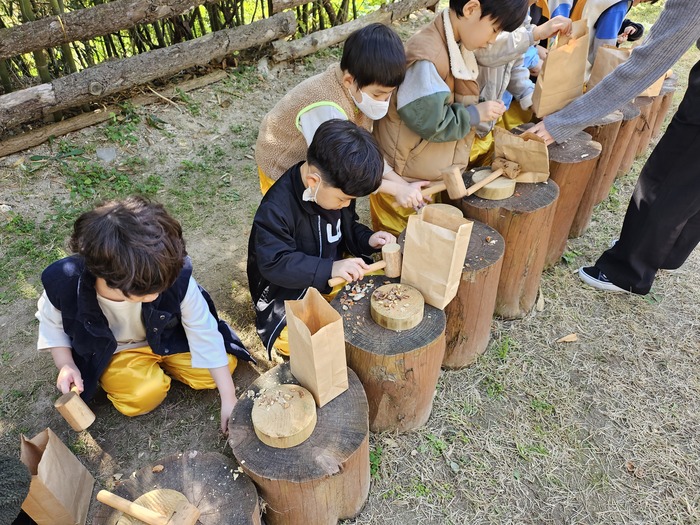 Yeonsu-gu lansează un program de experiențe cu lemnul pentru a dezvolta sensibilitatea naturală a copiilor mici și a susține educația creativă