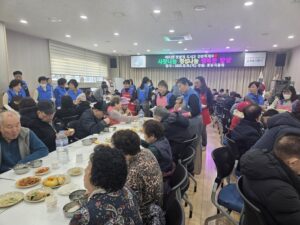 구월1동 통장자율회, 취약계층 어르신 200명에 따뜻한 밥상 대접