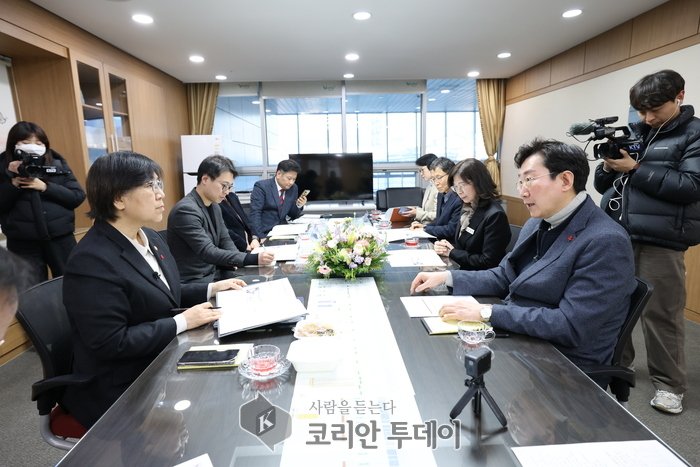 [코리안투데이] 원주시 통합돌봄 준비 점검, 보건복지부 장관 현장 방문 간담회 © 이선영 기자