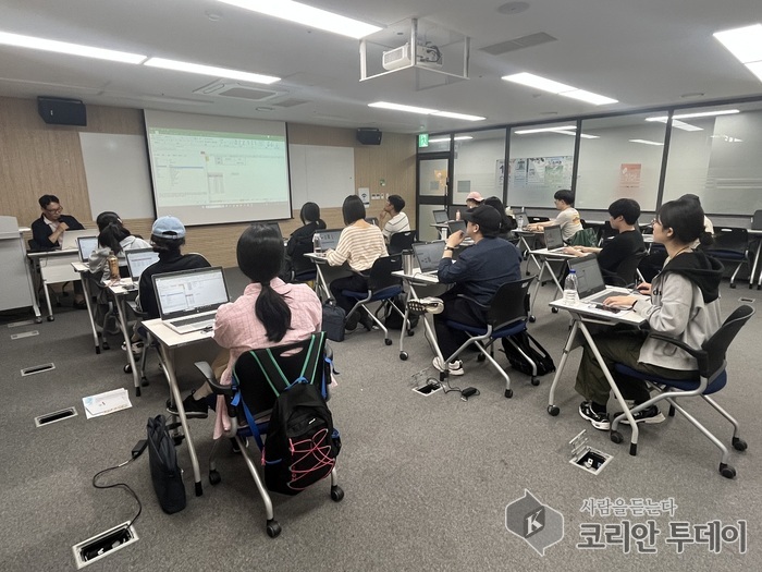 [코리안투데이] (사진) 구로 청년도전지원사업 참여자 교육 모습 © 박수진 기자