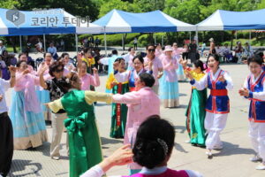 중국동포연합중앙회 제1회 효도잔치에서 빛난 시니어예술단의 열정