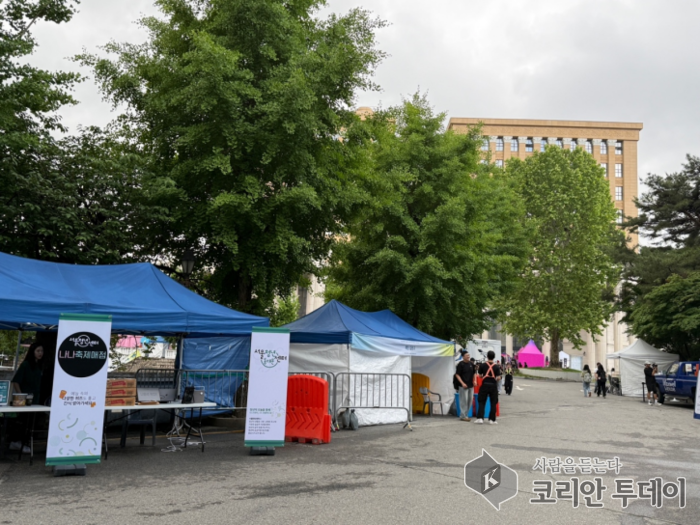 Mir gi direkt bei d'Jugend…Seoul-Jugendzentrum Dongdaemun besicht Universitéitsfester