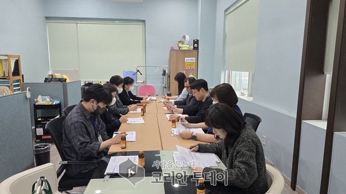 Uijeongbu-Stad hält Treffen mat medizinesche Institutiounen fir eng adequat Notzung vun der medizinescher Versuergung duerch d'Empfänger vun der Gesondheetsbeihëllef of