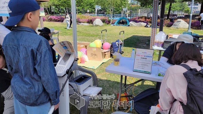 ▲ 의정부시어린이·사회복지급식관리지원센터, ‘키즈 인바디 체험’ 학부모 큰 호응 © 안종룡 기자