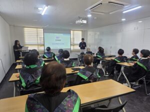 동구노인복지관, ‘치매예방 트레이너’ 길러냈다…자격증까지 연계