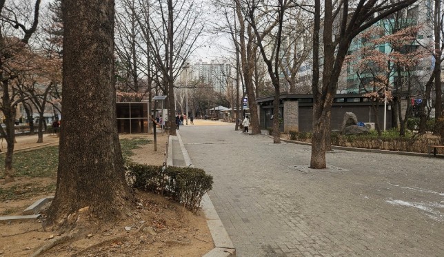 [코리안투데이] (사진) 구로5동 거리공원 제2구역 정비사업이 추진될 거리공원 일대 모습 © 박수진 기자
