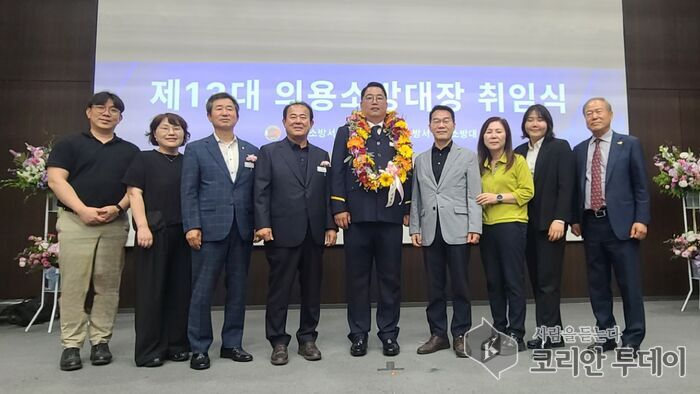 [코리안투데이] 중구 상공회 CEO 22기 관계자들이 문상동 대장 취임을 축하하며 기념촬영 ©지승주 기자