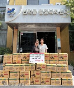 仙鶴洞(ソンハクトン)住民の洪在淑(ホン・ジェスク)さん、生活困窮層にジャガイモ600kgを寄託