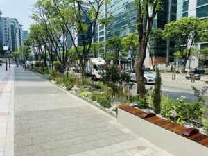 구로구, 회색 도로에 녹색 보행축 조성…‘정원도시 구로’ 조성 박차