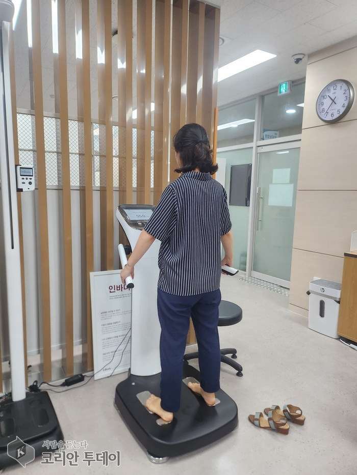 [The Korean Today] Đo InBody tại Trung tâm Chăm sóc Sức khỏe Thông minh © Phóng viên Kim Mi-hee
