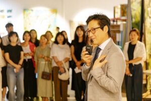 Artist Park Shin-yang Breaks Down the ‘Fourth Wall’ with Incheon Residents