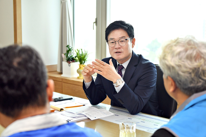 [코리안투데이] 후원금 전달 후 관계자 환담 © 이선영 기자