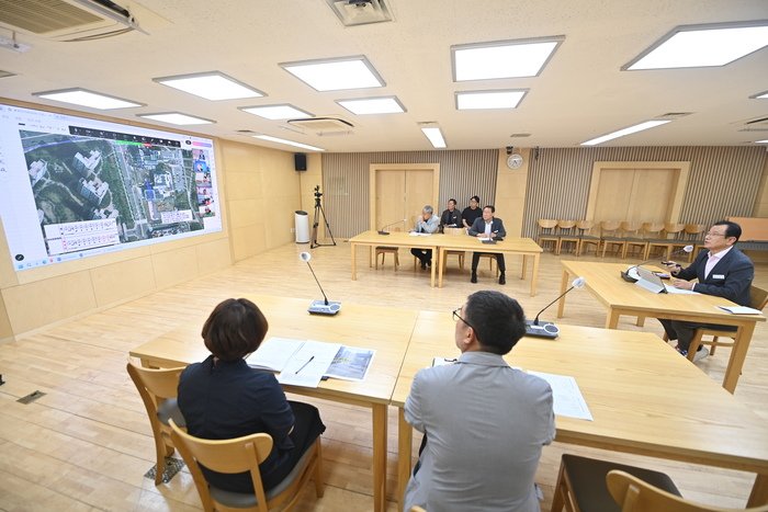 [코리안투데이] 교통·교육 현안 논의에 참여한 기관장과 시민 대표 © 백창희 기자