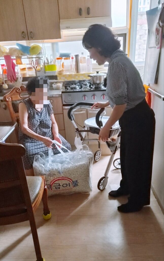 萬秀3洞走訪綜合照護對象家庭 確認生活安好