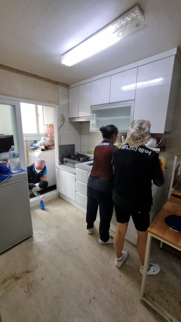 滿水1洞為居住脆弱家庭提供「乾淨的家,溫暖的照護」支援