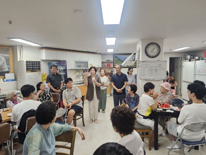 论峴2洞开展面向老年人的“数字分享项目”