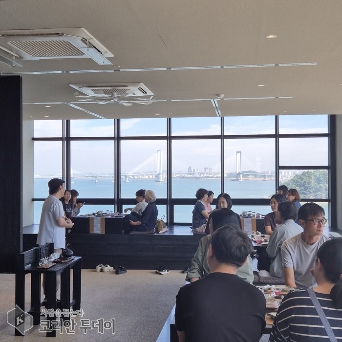 [The Korean Today] Những người nuôi dưỡng tham gia trải nghiệm trà đạo © Phóng viên Kim Mi-hee