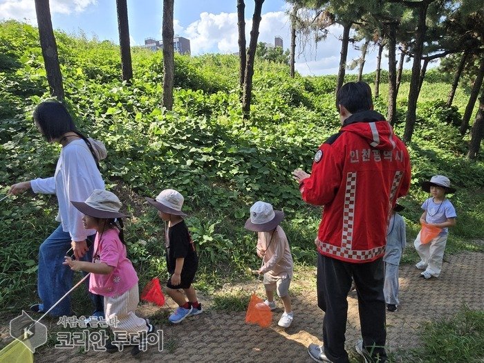 [The Korean Today] Quang cảnh chiến dịch tuyên truyền phòng chống cháy rừng tại núi Bongjae © Phóng viên Kim Mi-hee