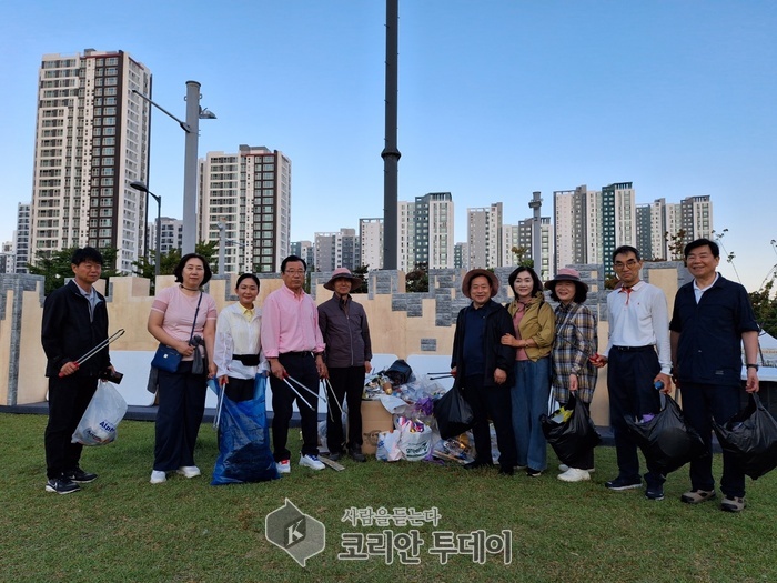 [코리안투데이] 미사지구 환경정화 활동 모습 © 백창희 기자