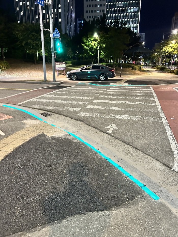 Yeonsu-gu completes smart crosswalks at child protection zones and major intersections