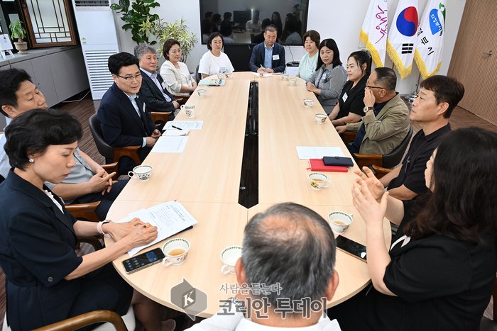 Thị trưởng Kim Won-gi gặp gỡ Hội đồng Hướng dẫn Thanh thiếu niên Uijeongbu, tăng cường hợp tác bảo vệ và định hướng thanh thiếu niên