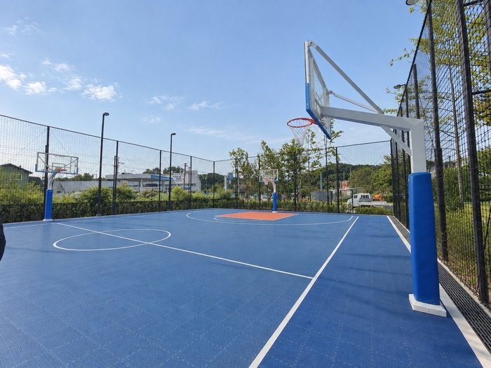 Guro-gu builds basketball court at Cheonwang Neighborhood Park to expand youth sports space