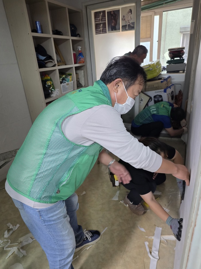 Ganseok 3-dong Saemaeul Council Improves Living Conditions for Elderly Living Alone