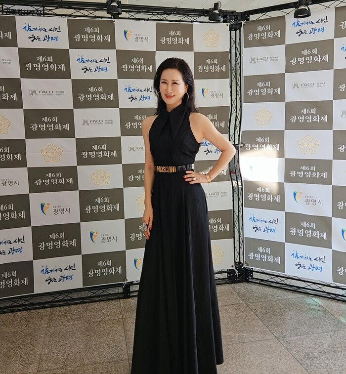 [코리안투데이] 배우 이진이 광명영화제 포토월에서 포즈를 취하고 있다 © 김현수 기자