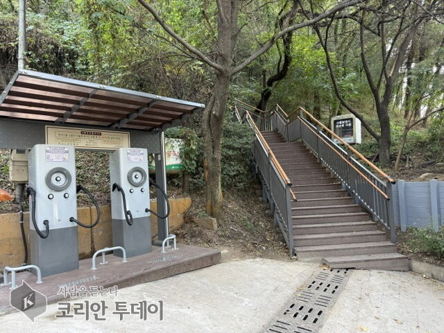 [코리안투데이] 정비를 마친 문학산 스승약수터~노적봉 능선 등산로 © 김미희 기자