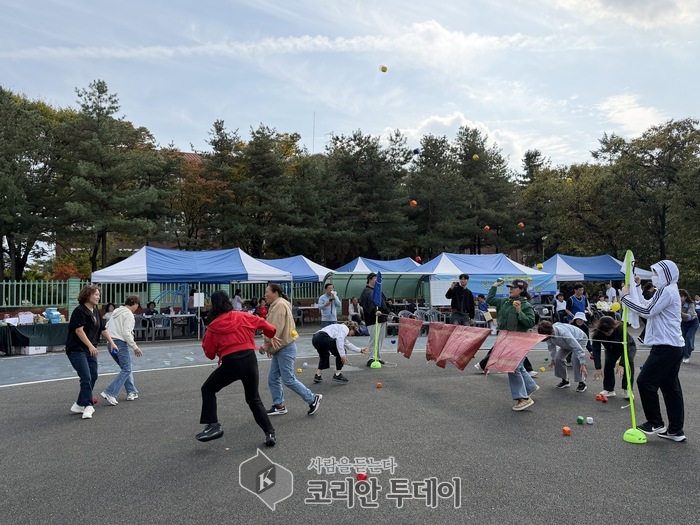 [코리안투데이] 원주 꿈꾸는나무 가을 체육대회, 이용자·가족 100여 명 함께 뛰며 만든 어울림 한마당 © 이선영 기자