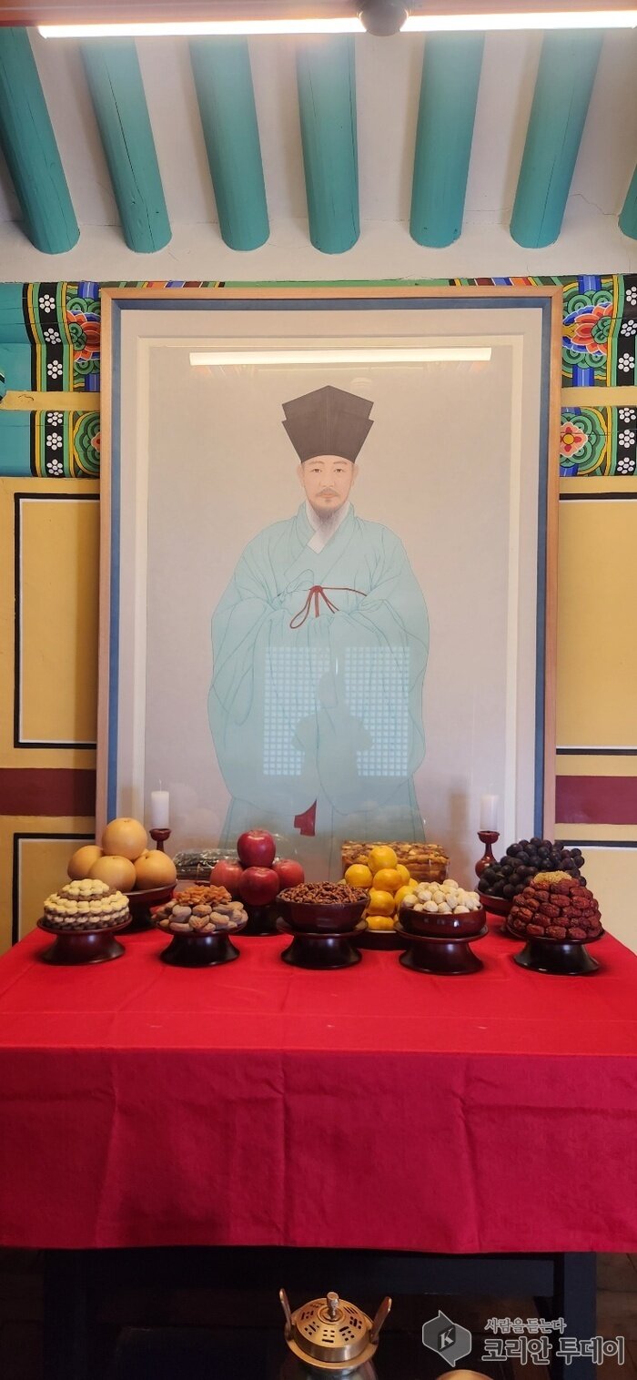 Traditional Korean tea ceremony honoring Dasan Jeong Yak-yong and Sujongsa Temple's tea heritage