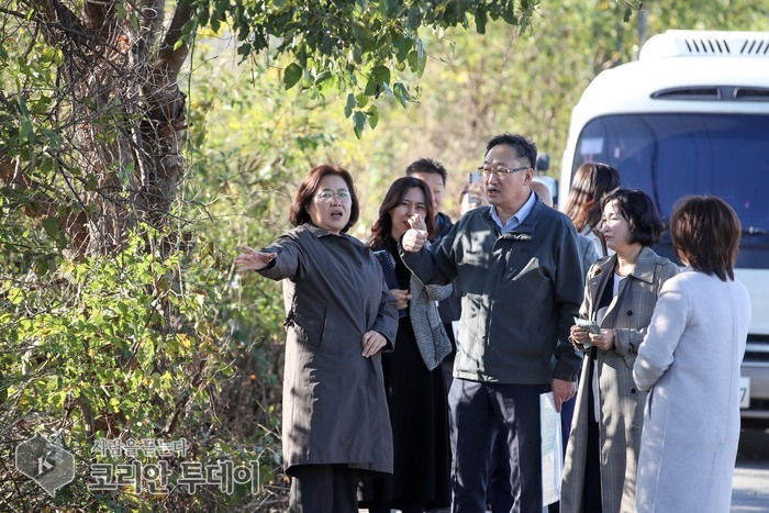 [코리안투데이] 운북동 벌판마을 공영버스 노선 현장 점검 © 김미희 기자